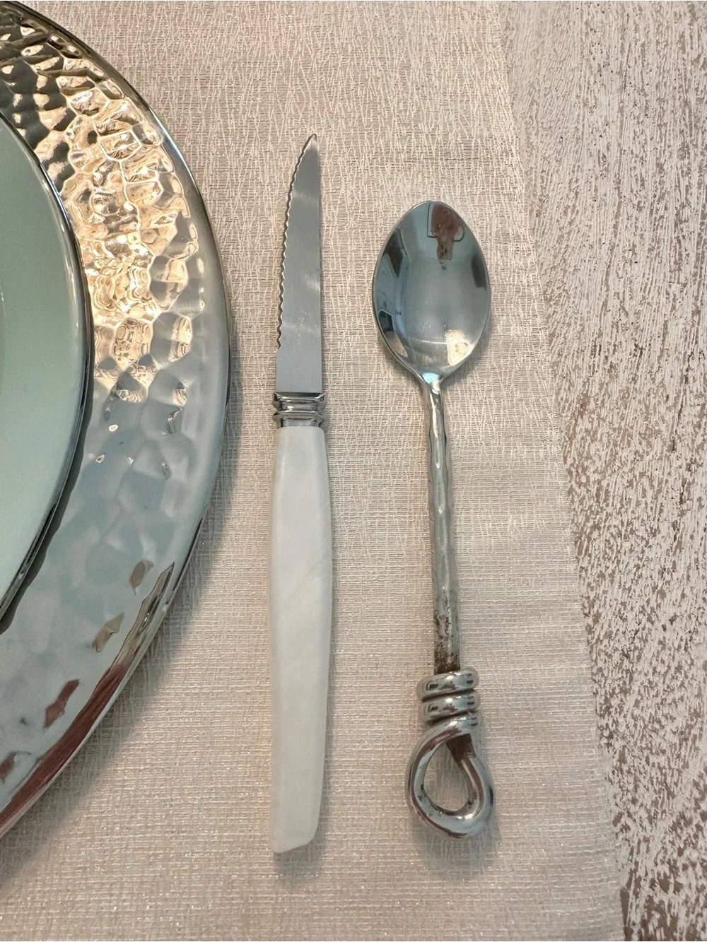 Elegant, Vintage Set of 6 White (Faux) Pearl Handle Steak Knives from England